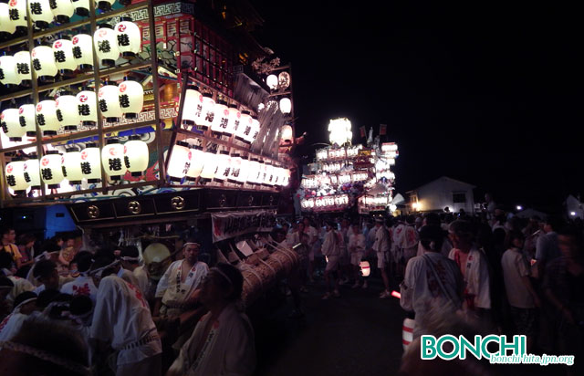 御幸橋の上で